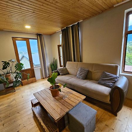 Guest House Goshtela Местия Екстериор снимка