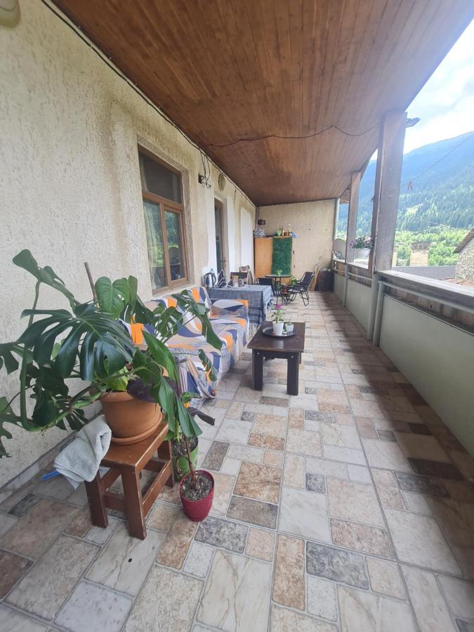 Guest House Goshtela Местия Екстериор снимка
