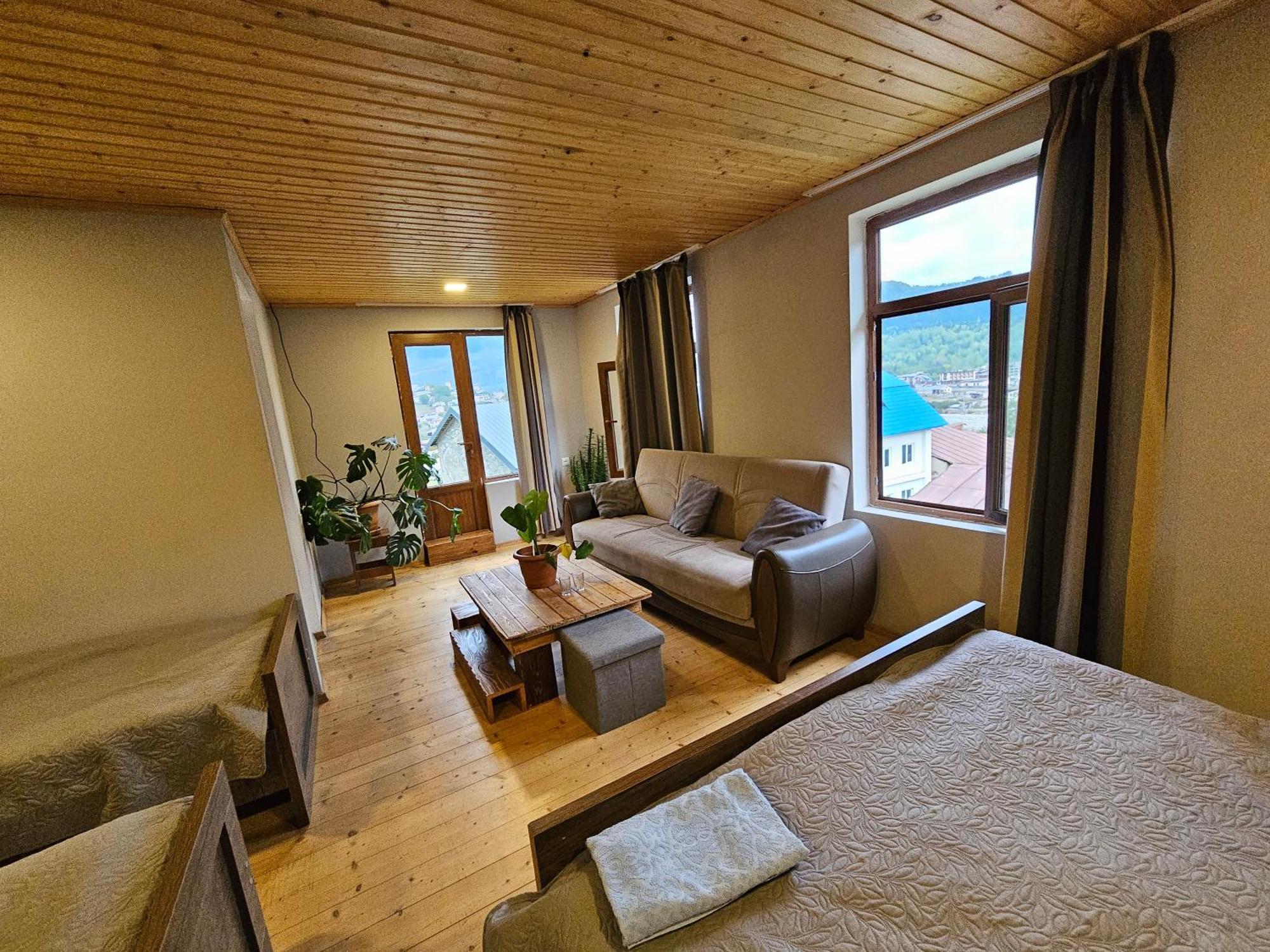 Guest House Goshtela Местия Екстериор снимка