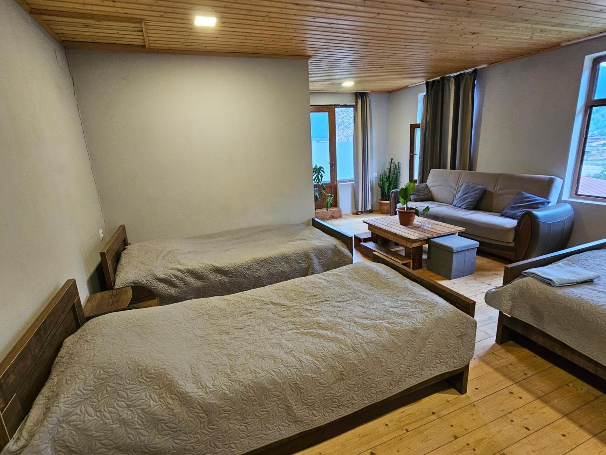 Guest House Goshtela Местия Екстериор снимка