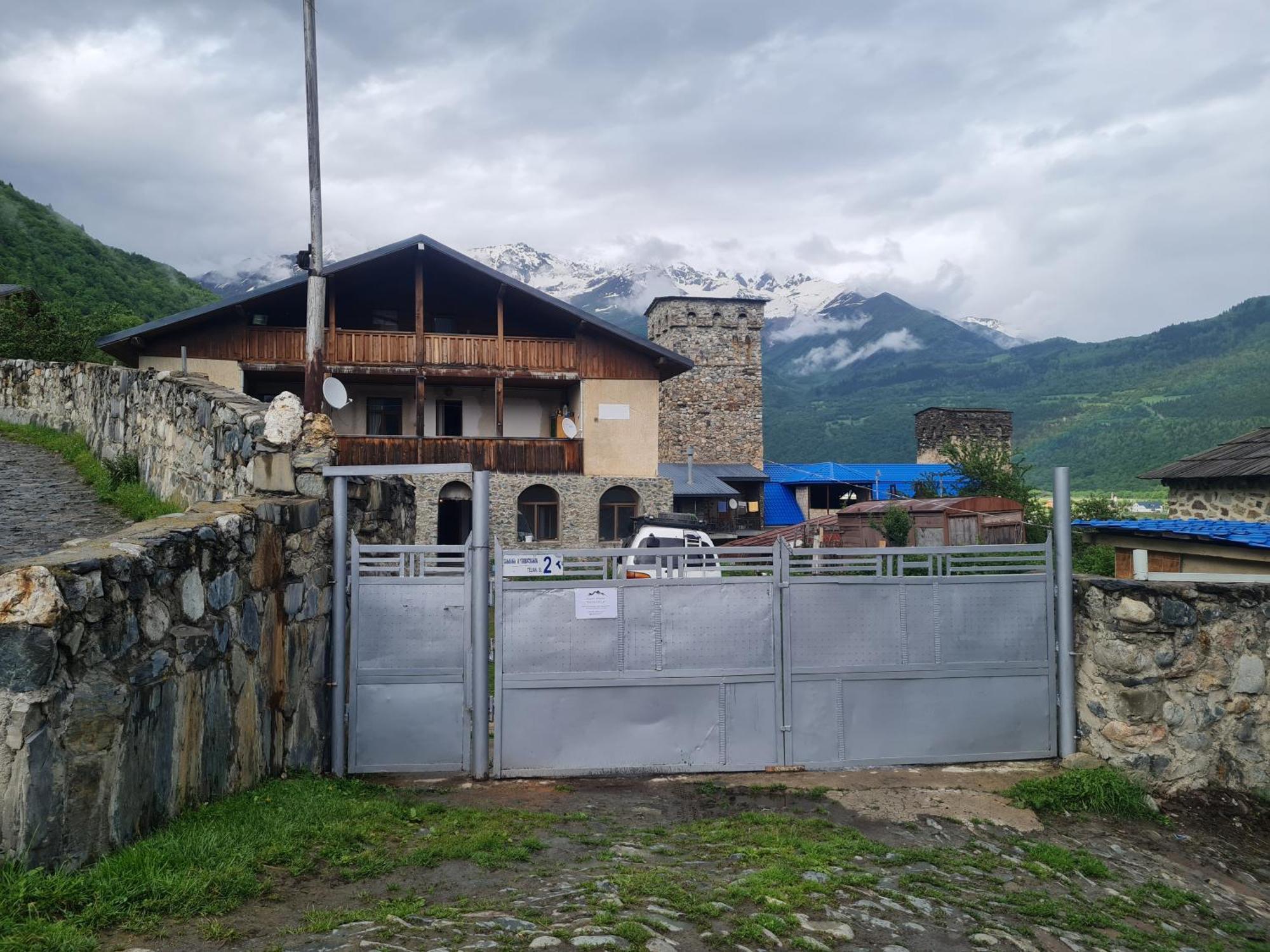 Guest House Goshtela Местия Екстериор снимка